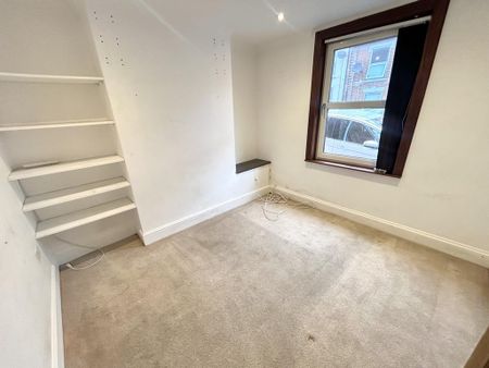 3 bedroom end of terrace house to rent - Photo 5