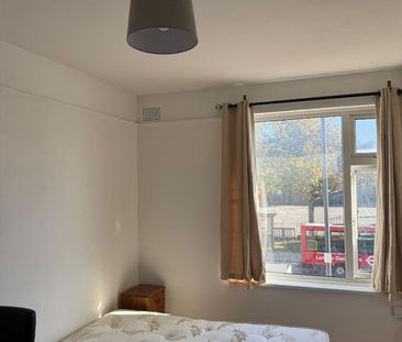 Room in a Shared Flat, Kenton Lane, HA3 - Photo 1