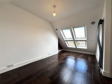 4 bedroom semi-detached house to rent - Photo 5