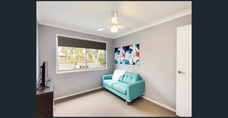 Spacious and cozy 4 Bedroom Townhouse in Parkinson - Photo 3