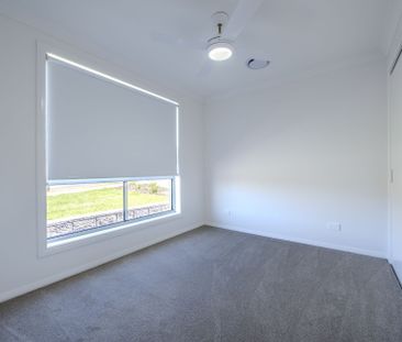 Newly Built Three-Bedroom Home in Popular Southlakes Estate - Photo 4