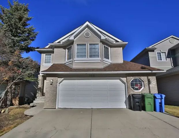 3bedroom edgemont cozy house for rent | 100 Edgebrook Rise, Calgary - Photo 1