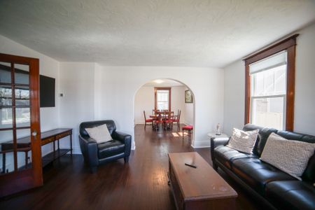 For Lease - 4046 Main Street, Niagara Falls, Ontario - Photo 3