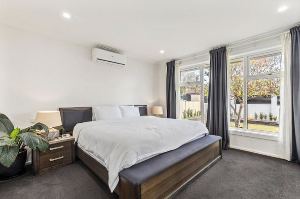 STUNNING THREE BED FAMILY HOME - Photo 1