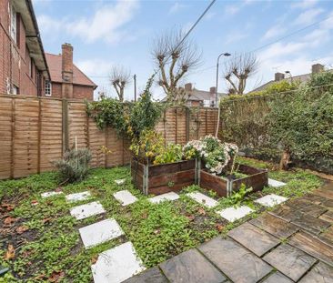 3 bedroom end of terrace house to rent - Photo 5