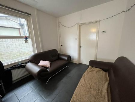 5 bedroom house to rent - Photo 2