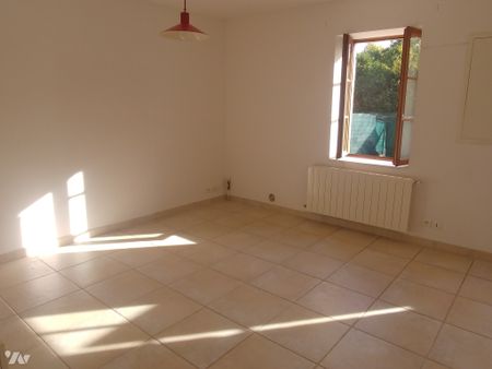 App T2 en duplex de 33m2 + cour - Photo 2