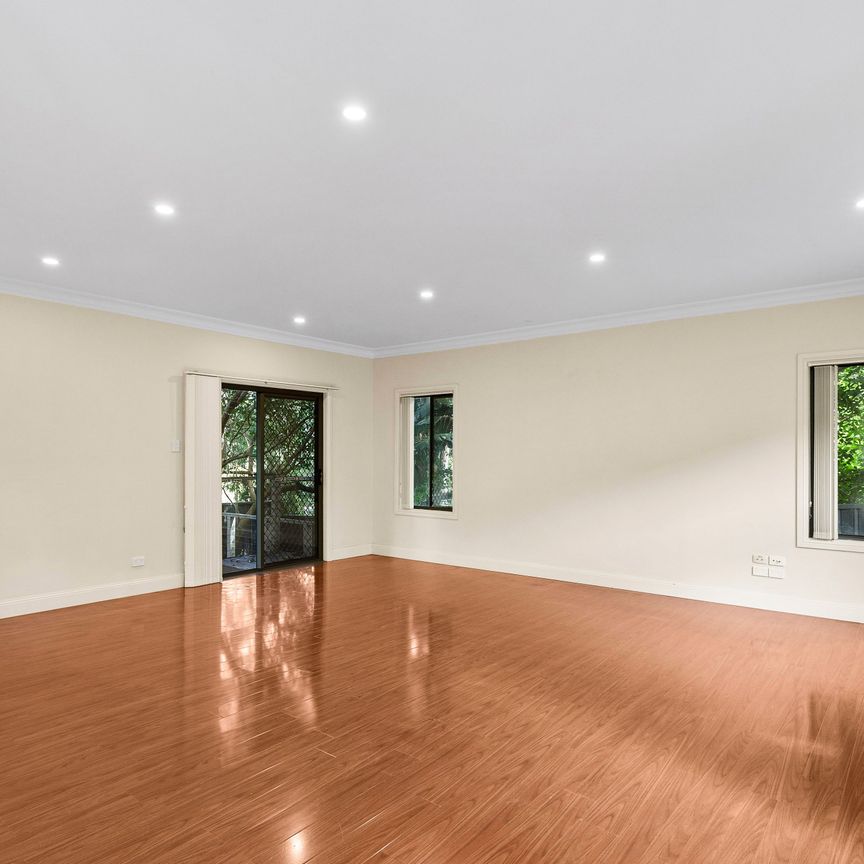 Neat Three Bedroom Home - Photo 1