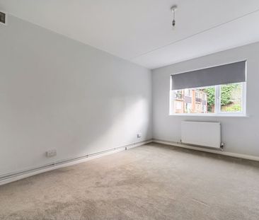 Beacon Hill Court, Hindhead, Surrey, GU26 - Photo 6