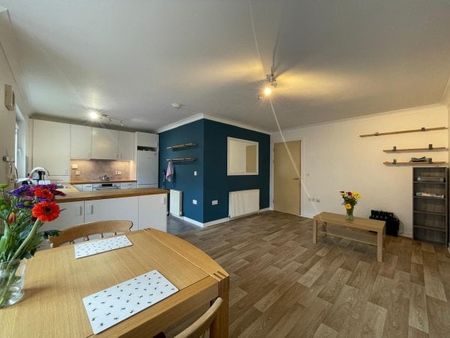 65 Hillfoot Street, Glasgow, G31 2NB - Photo 3