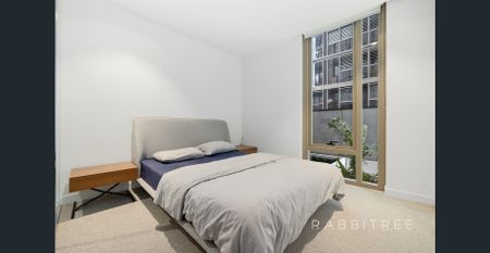 Stylish 1-Bedroom Apartment in Southbank - Furnished. - Photo 2