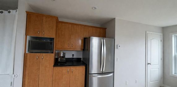 CONDO 4½ HAUT DE GAMME – MAGOG – ÉTAGE SUPÉRIEUR – BIEN INSONORISÉ – THERMOPOMPE - Photo 2