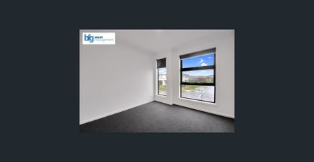 Modern & Spacious 3-Bedroom Townhouse in Clyde - Photo 3