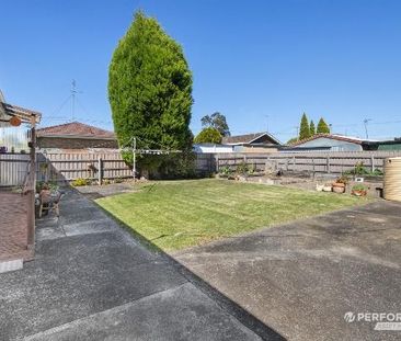 57 Harold Street, Wendouree VIC 3355 - House For Rent | Domain - Photo 6