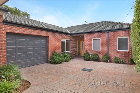 36 Clyde Street, Kew East VIC 3102 - House For Rent | Domain - Photo 4