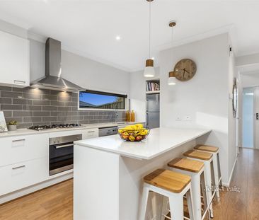 2 Hammersmith Way, Cranbourne East - Photo 2