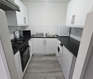 Studio to rent - Photo 5