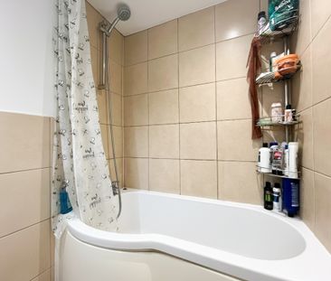 2 bed end of terrace house to rent in Basemoors, Bracknell, Berkshi... - Photo 5