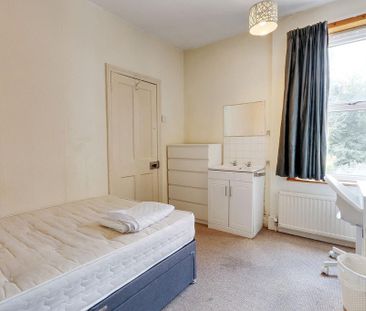 4 bedroom terraced house to rent - Photo 3