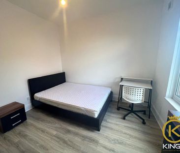 4 bedroom terraced house to rent - Photo 2