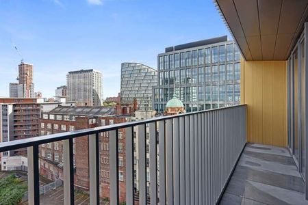 Available Now! 23rd Floor Three Double Bedroom Apartment with Exceptional Views. Offered Beautifully Furnished - Photo 5