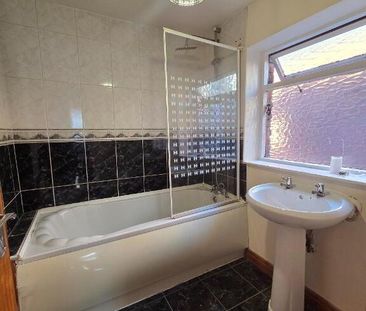 21 Fallswater Street, Belfast, BT12 6BZ - Photo 4