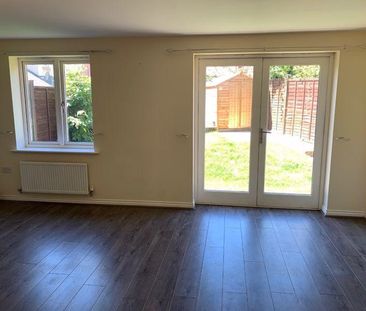 3 bedroom detached house to rent - Photo 2