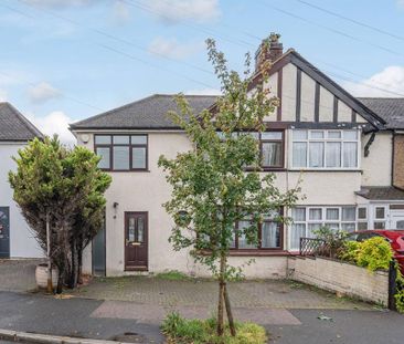4 bedroom end of terrace house to rent - Photo 3