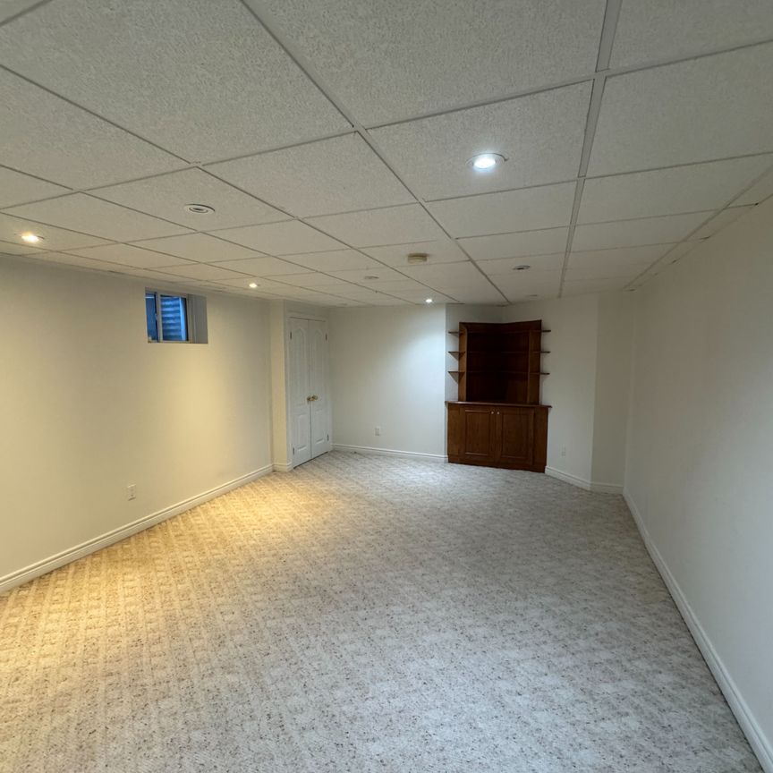 For Lease - 25 Desert View Crescent, Richmond Hill, Ontario - Photo 1