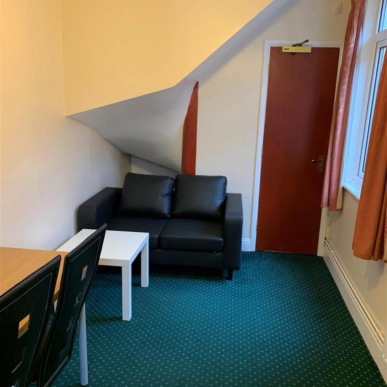 1 bedroom flat to rent - Photo 1