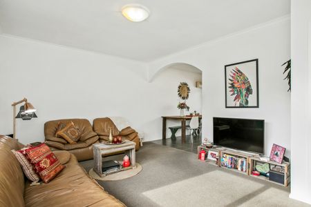 Charming unit in Newtown College Precinct - Photo 2