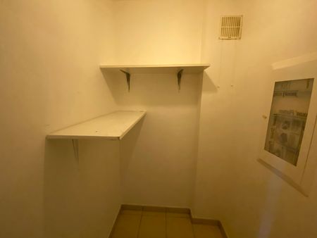 Centraal gelegen appartement op wandelafstand van winkels, scholen en openbaar vervoer. - Foto 3