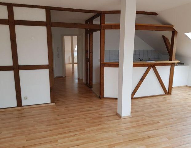 großzügige Dachgeschosswohnung (2.OG) über die kompl. Etage in einer schönen Stadtvilla, inkl. Gartennutzung, ab 01.03.2026 - Photo 1