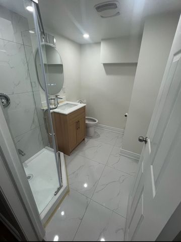 For Lease - 5 Caddy Drive, Toronto, Ontario - Photo 5