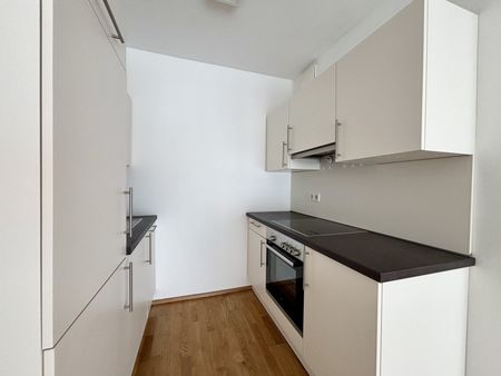 SEHR CHARMANTE 3-ZIMMER WOHNUNG MIT BALKON - GARAGE OPTIONAL - Photo 3
