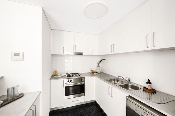 Unit 101e/138 Carillon Avenue, Newtown. - Photo 1