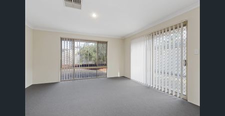 Family home in quiet location - Photo 4