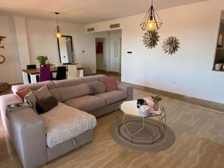 Luxury penthouse for rent in The Golden Mile, Marbella, Andalusia - Photo 5