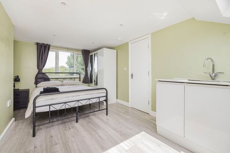 Room in a Shared House, Richmond Road, CR7 - Photo 5