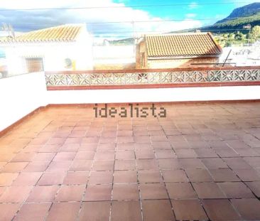 Alquiler de chalet adosado en Calle Virgen de Gracia - Photo 2