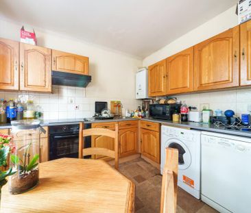 2 bedroom maisonette to rent - Photo 5