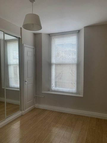 1 Bed Flat, Belgrave Road, BS8 - Photo 2