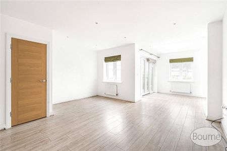 4 bedroom semi-detached house to rent - Photo 2