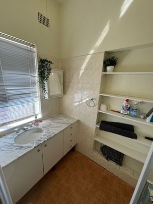 Kingsgrove - Photo 1