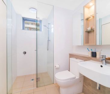 Two Bedroom One Bathroom with Balcony! - Photo 5