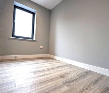 2 Bed Flat, High Street, E17 - Photo 3