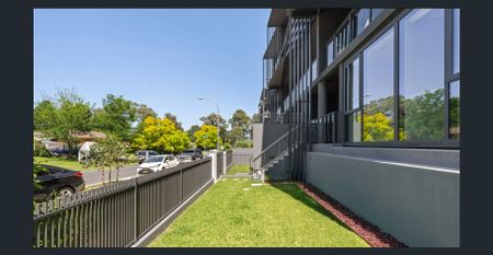 3 bedroom luxury apartment in a fantastic location - Photo 2