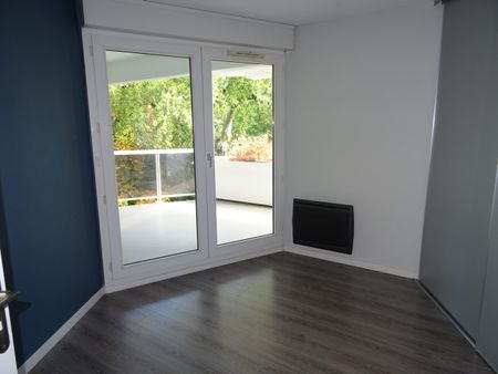Location Appartement 4 pièces 103m² BORDEAUX 33200 - Photo 2