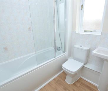 3 bedroom semi-detached house to rent - Photo 6