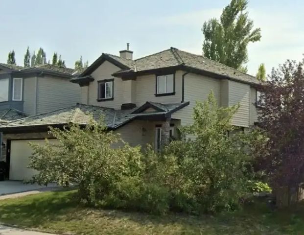 Executive Home in Springbank | Spring Mews SW, Calgary - Photo 1